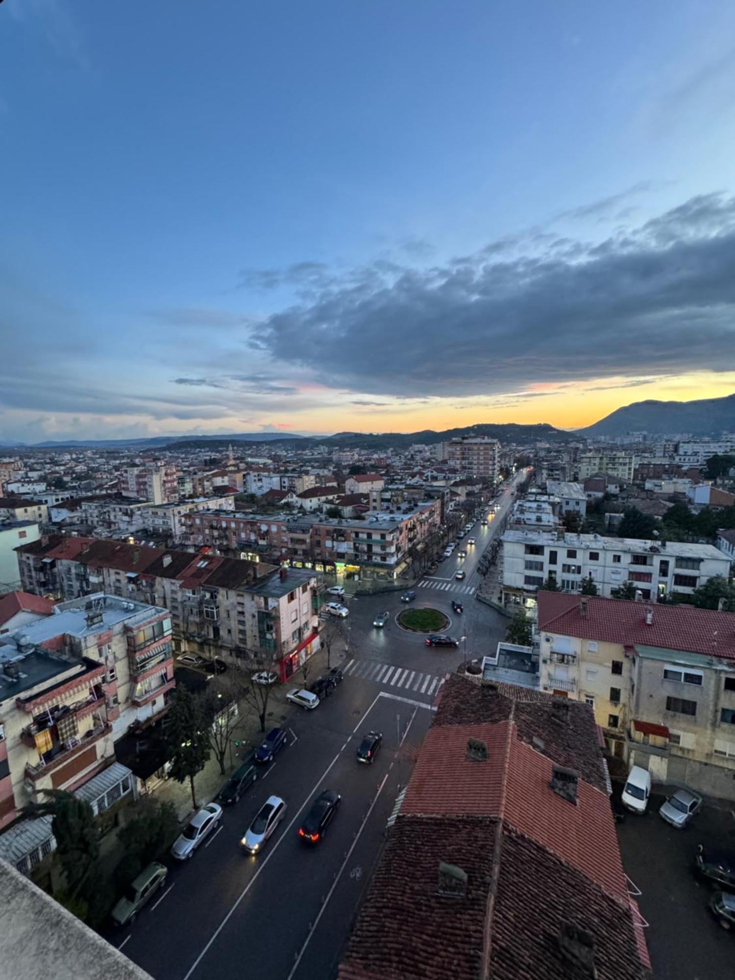 3 Bedrooms Apartment Shkoder Exterior photo